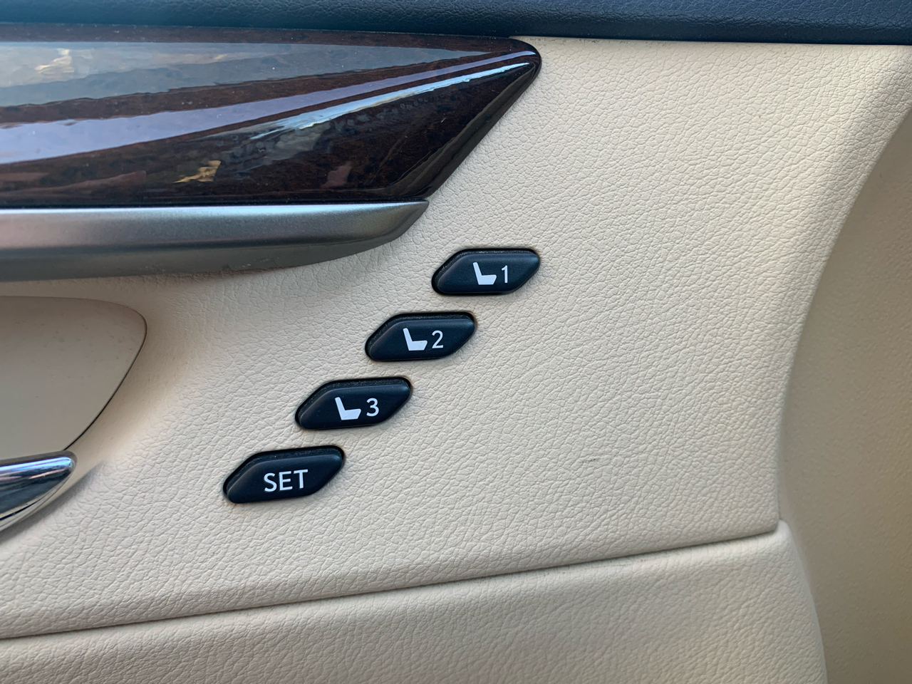 Lexus ES 350 4dr Sdn 2013