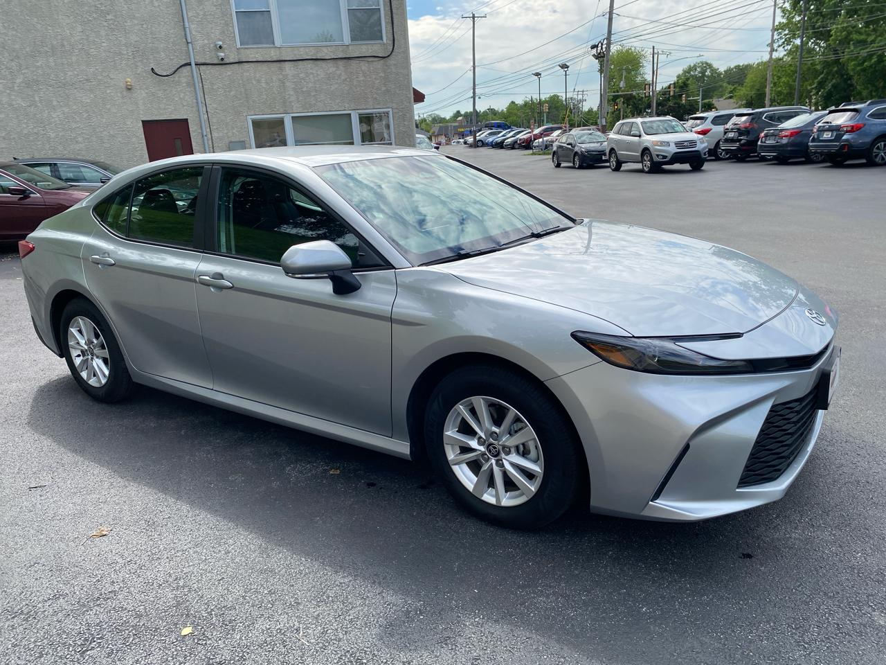 Toyota Camry Hybrid LE 2026