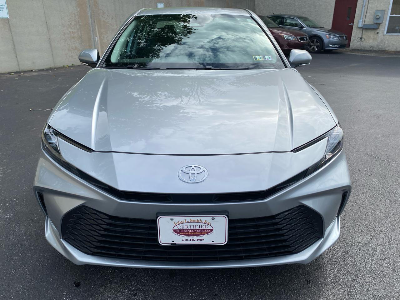 Toyota Camry Hybrid LE 2026