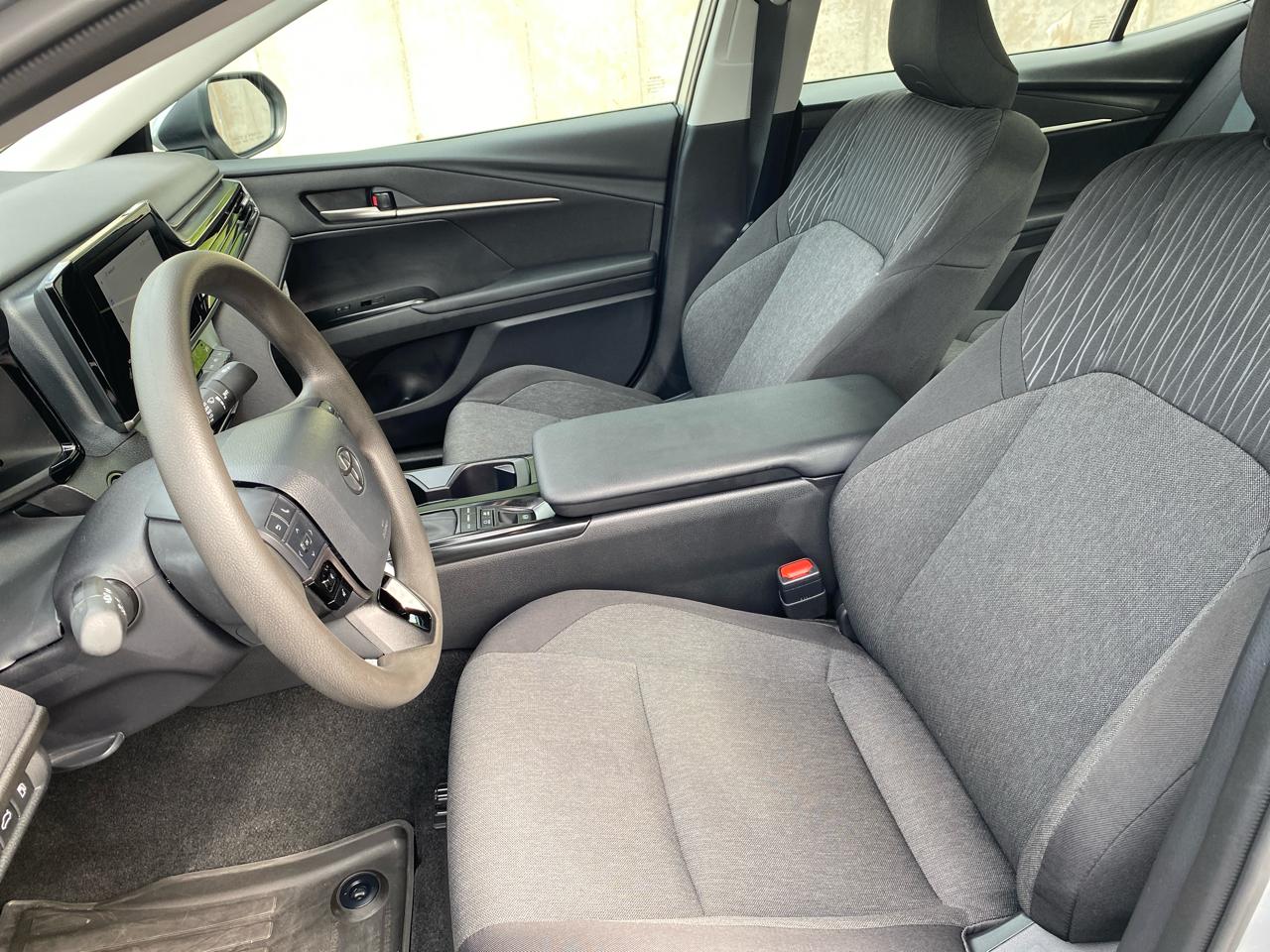 Toyota Camry Hybrid LE 2026