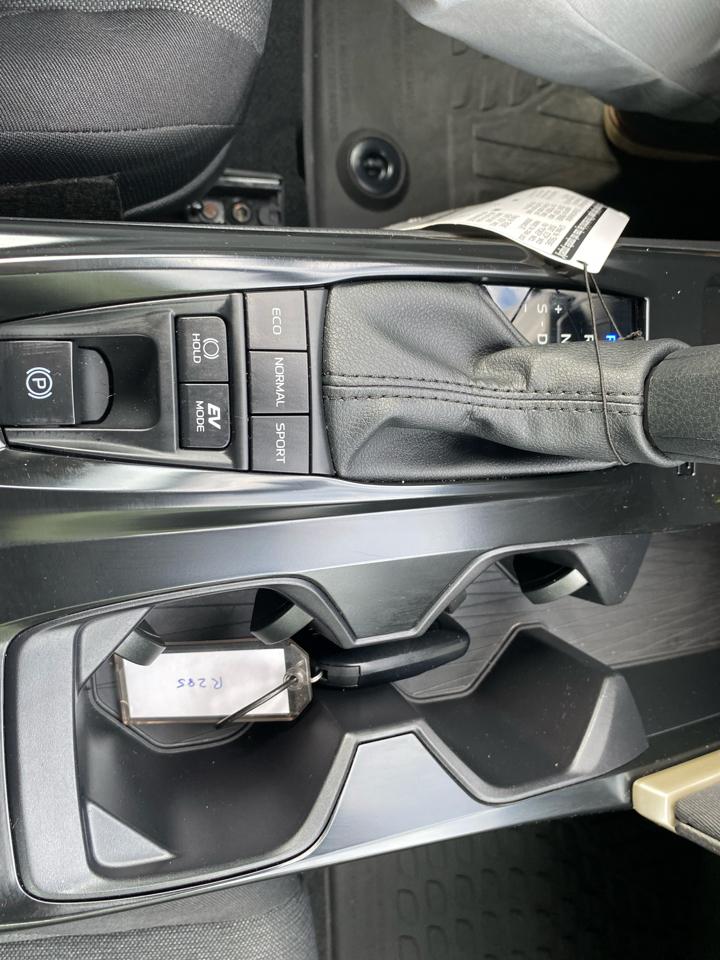 Toyota Camry Hybrid LE 2026