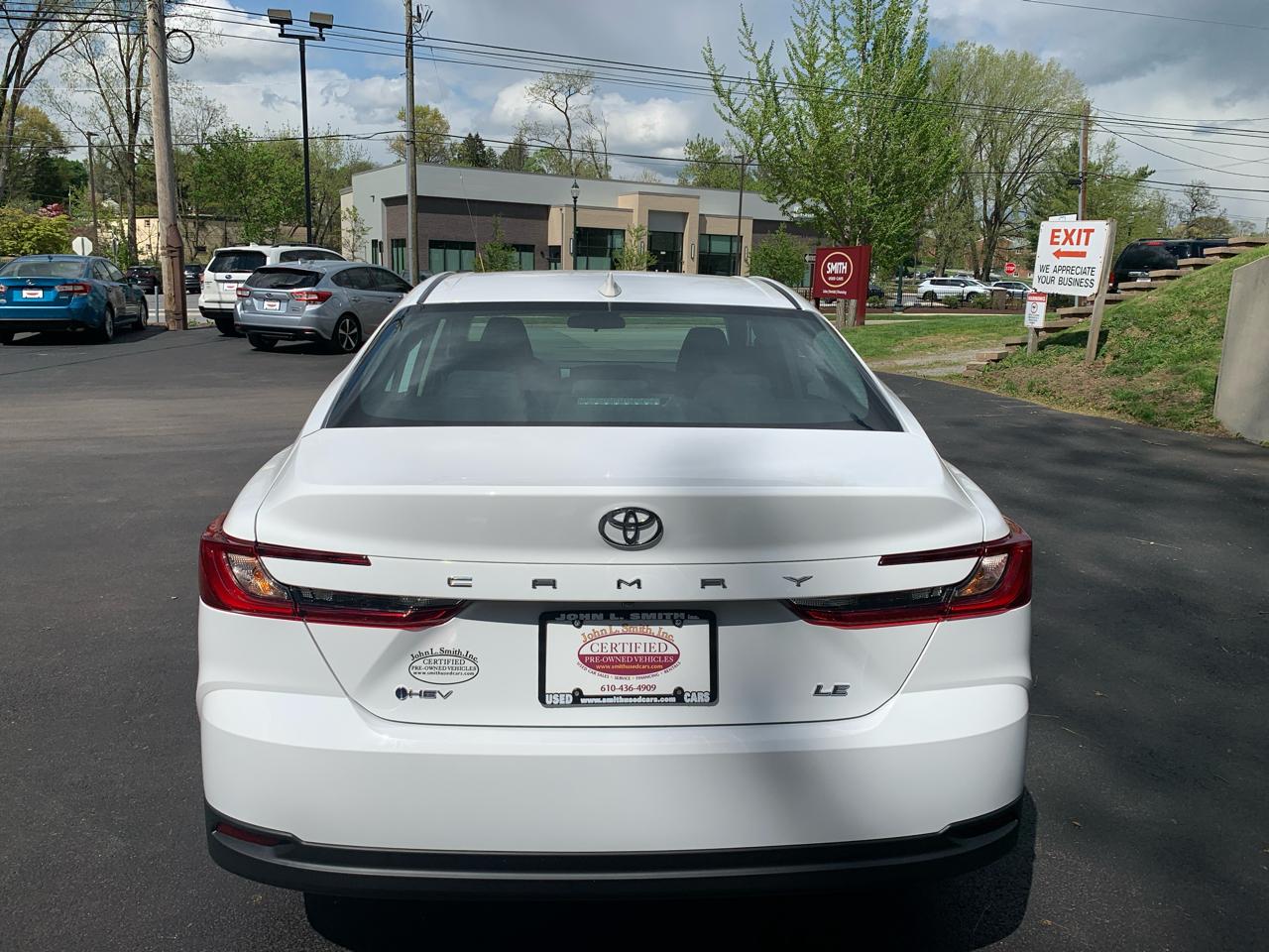 Toyota Camry Hybrid LE 2026
