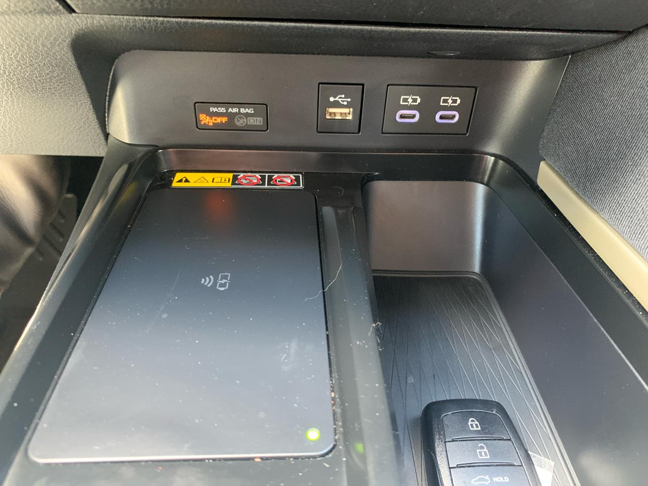 Toyota Camry Hybrid LE 2026