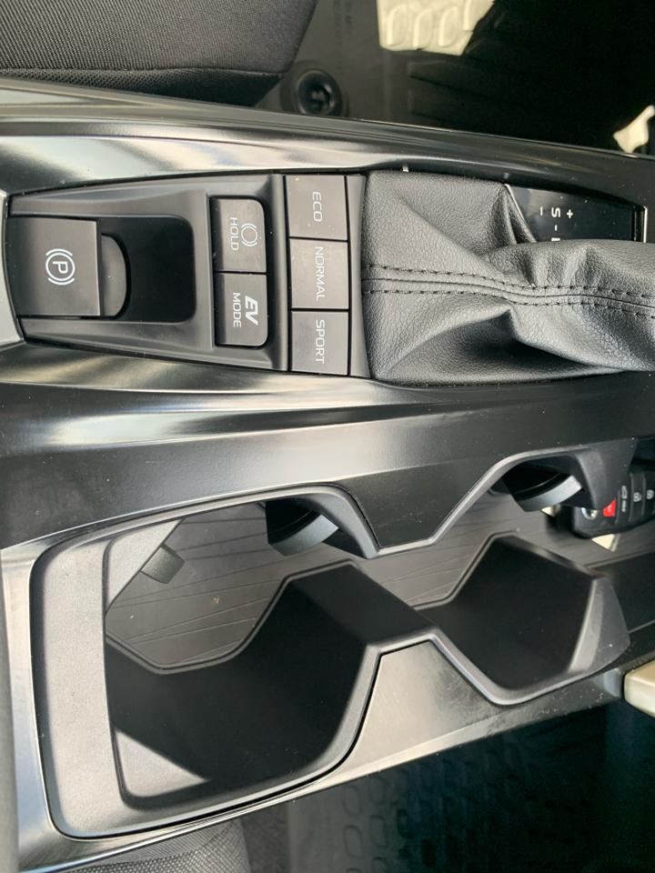 Toyota Camry Hybrid LE 2026