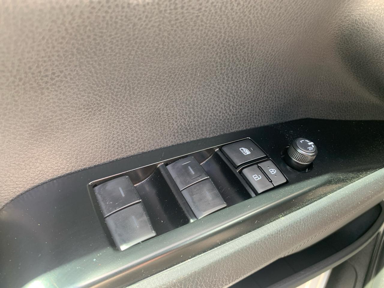 Toyota Camry Hybrid LE 2026