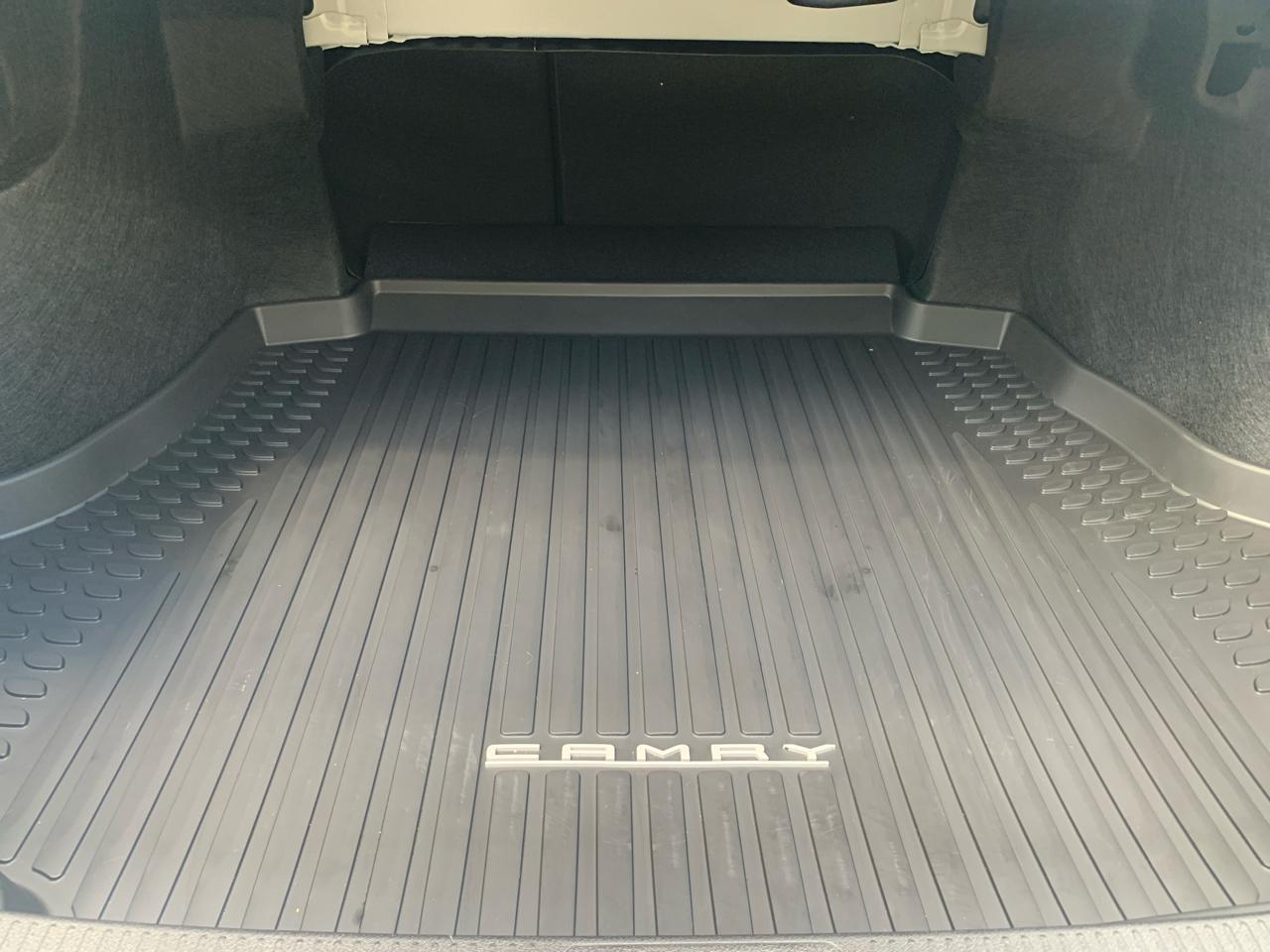 Toyota Camry Hybrid LE 2026