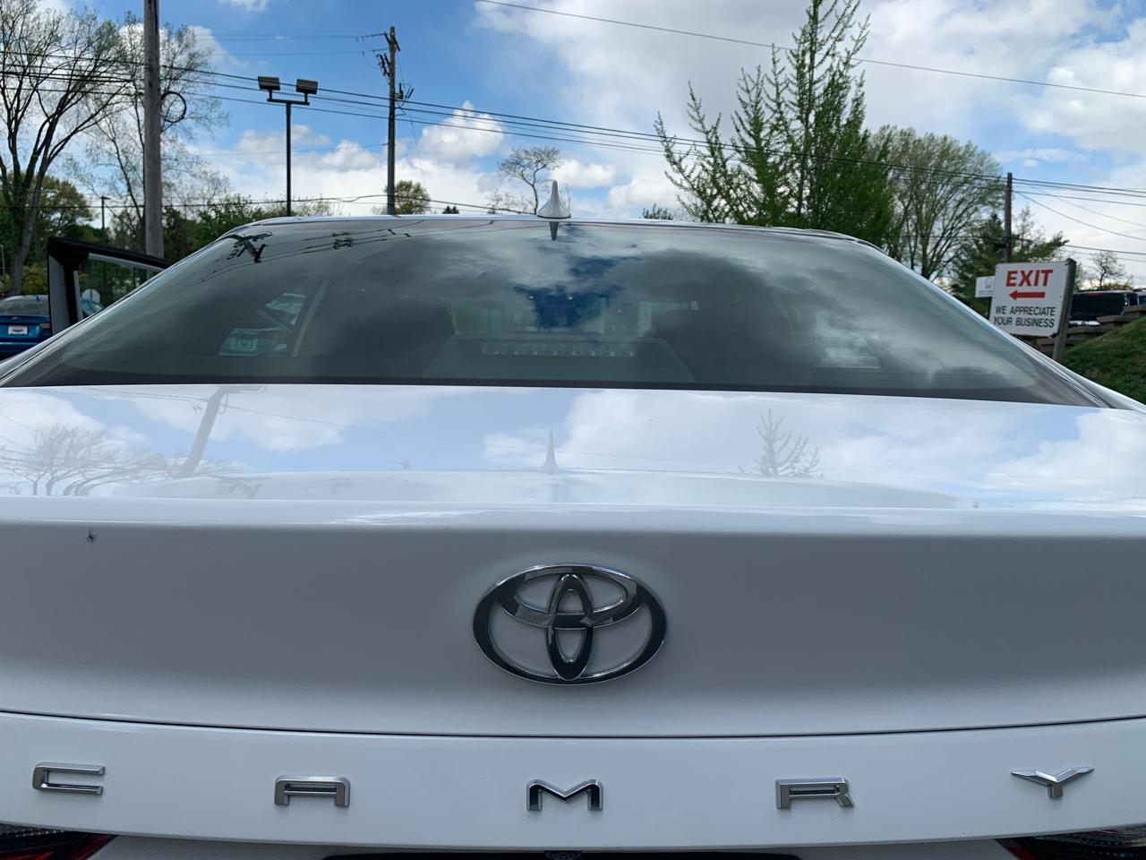 Toyota Camry Hybrid LE 2026