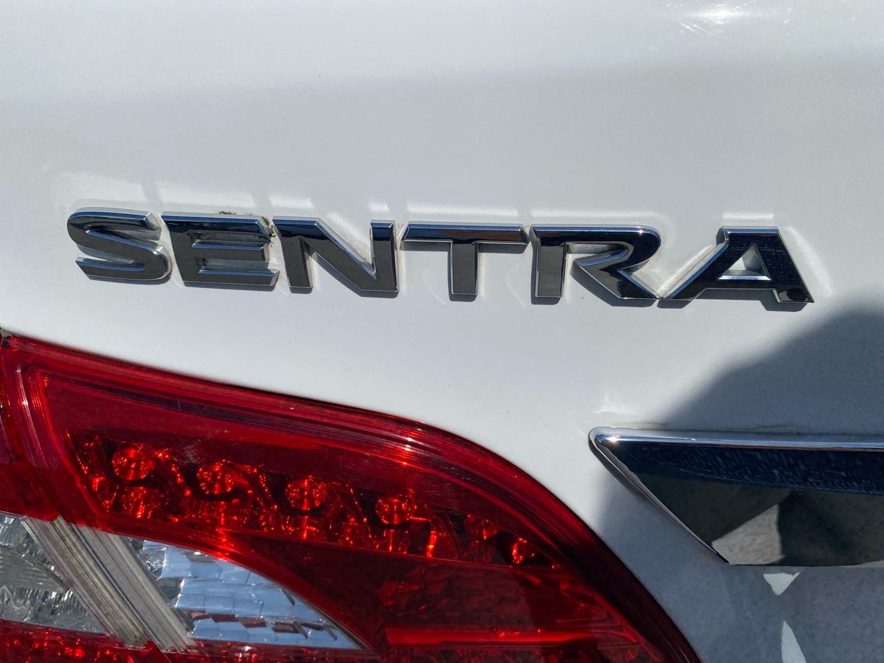 Nissan Sentra 4dr Sdn I4 CVT SV 2015