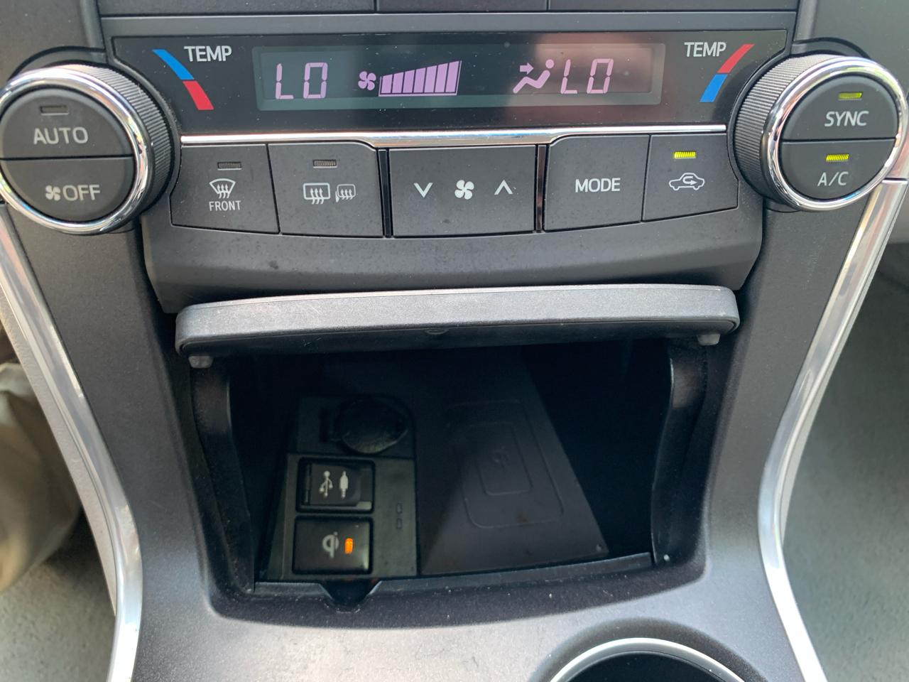 Toyota Camry Hybrid  2015