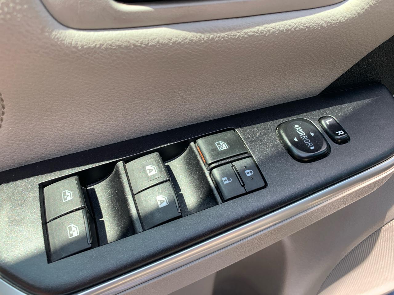 Toyota Camry Hybrid  2015
