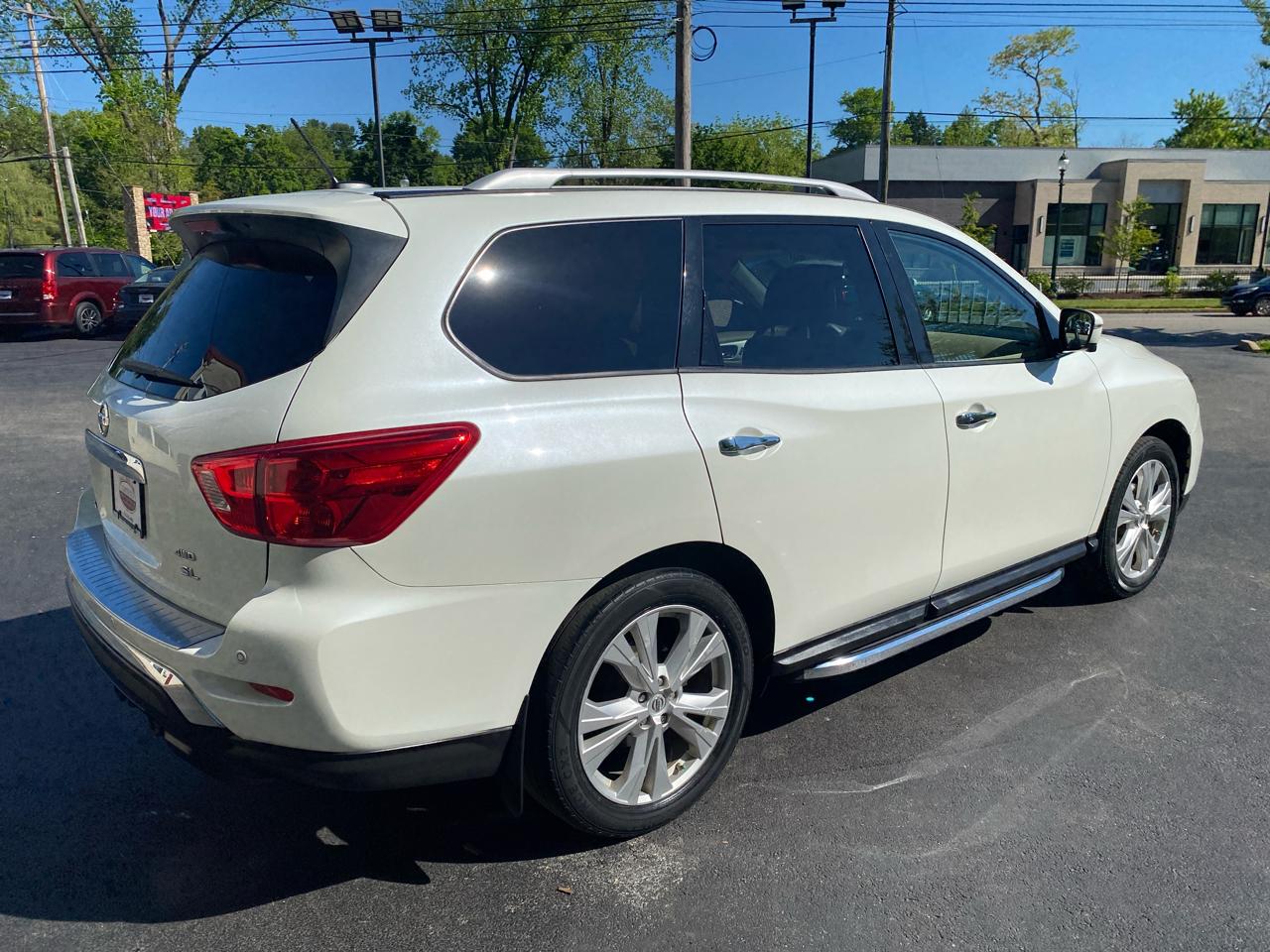 Nissan Pathfinder 4x4 SL 2018