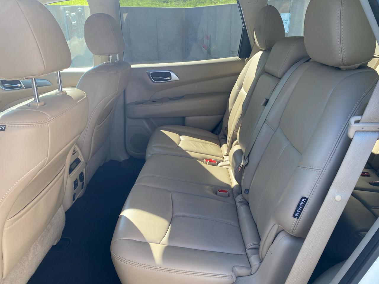 Nissan Pathfinder 4x4 SL 2018
