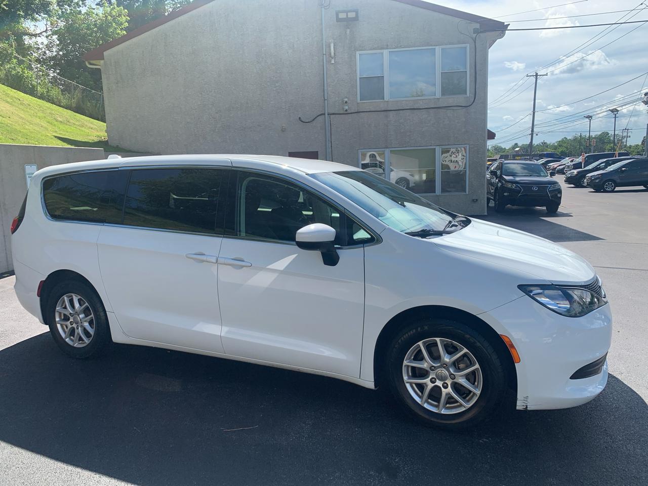 Chrysler Pacifica LX FWD 2017