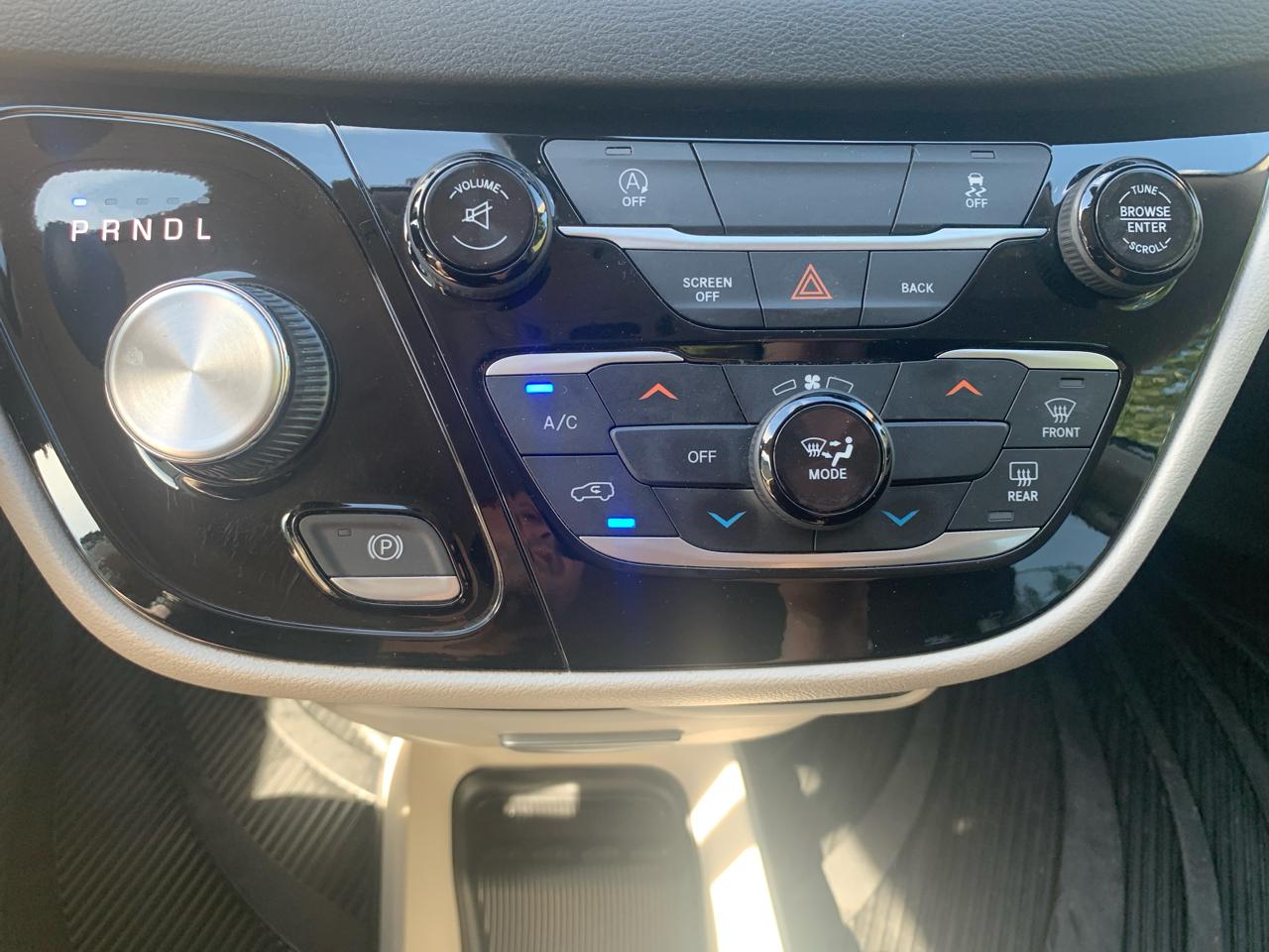 Chrysler Pacifica LX FWD 2017