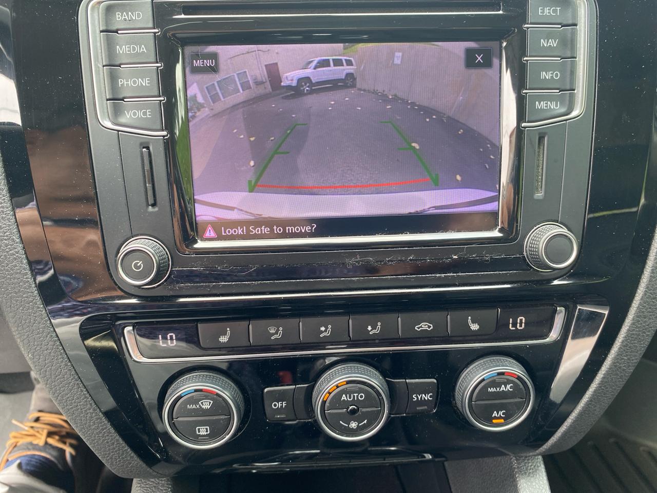 Volkswagen Jetta 1.8T SEL Auto 2017