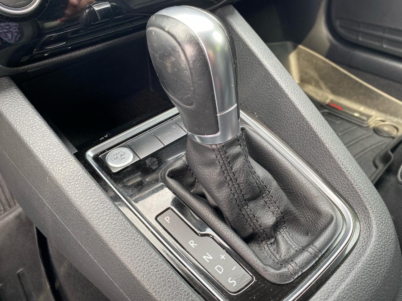 Volkswagen Jetta 1.8T SEL Auto 2017