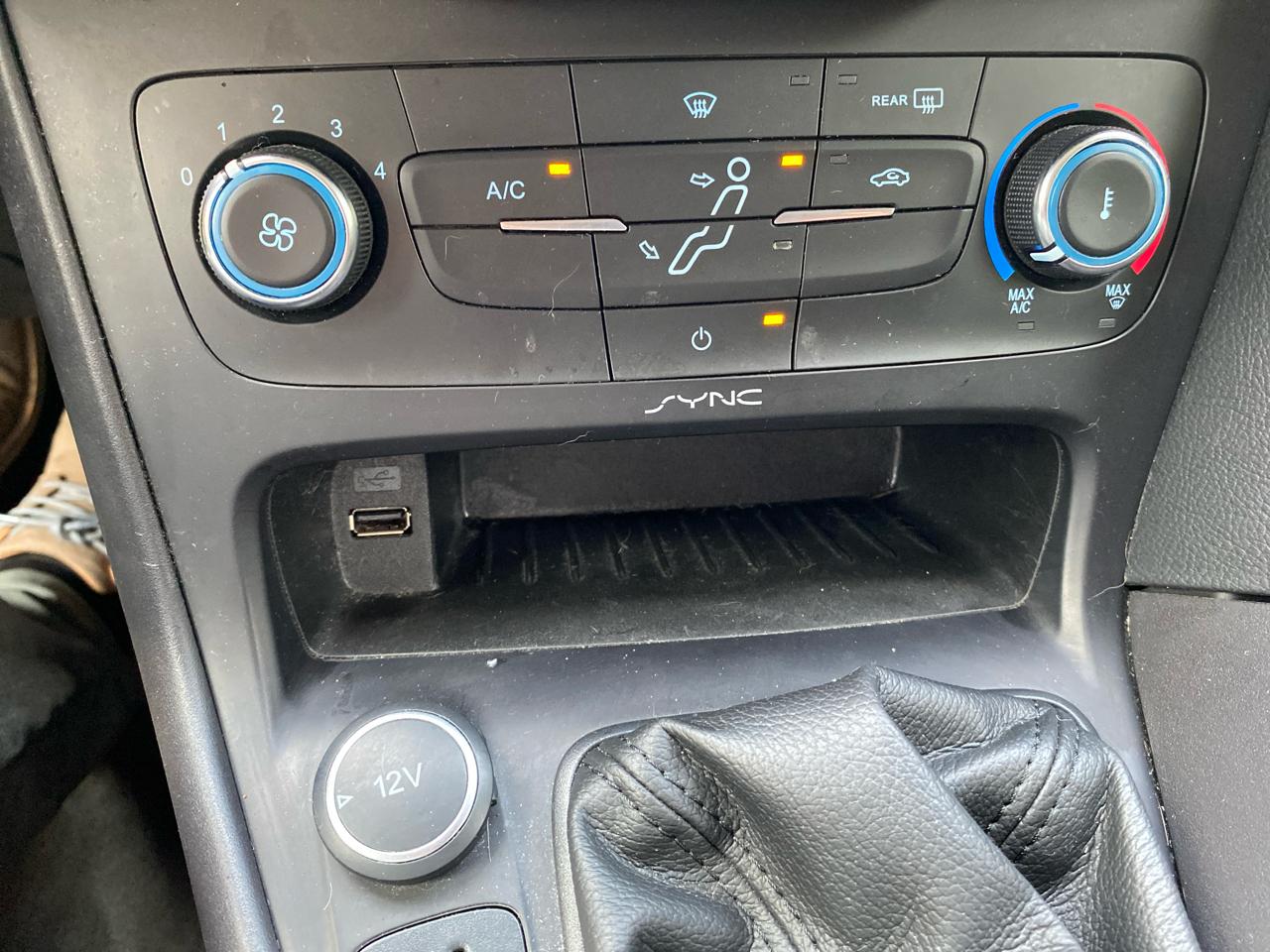 Ford Focus 4dr Sdn SE 2016