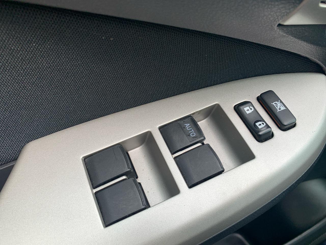 Toyota Corolla S 4-Speed AT 2013