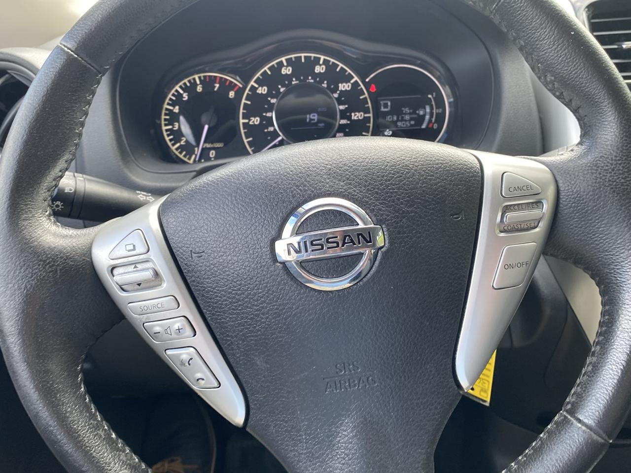 Nissan Versa Note 5dr HB CVT 1.6 SV 2015