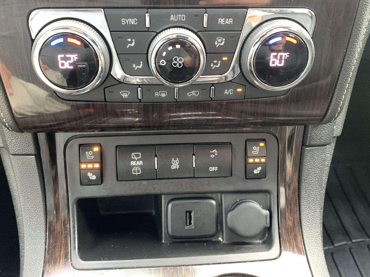 Chevrolet Traverse AWD 4dr LTZ 2015