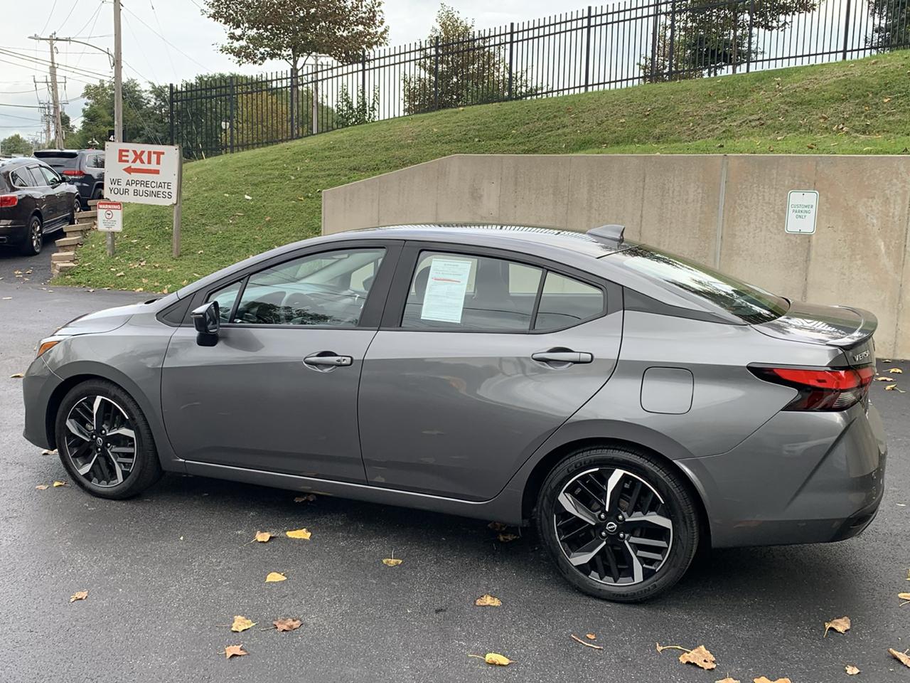 Nissan Versa SR CVT 2024