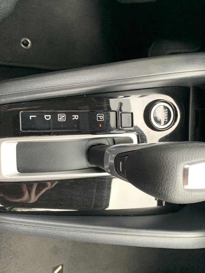 Nissan Versa SR CVT 2024