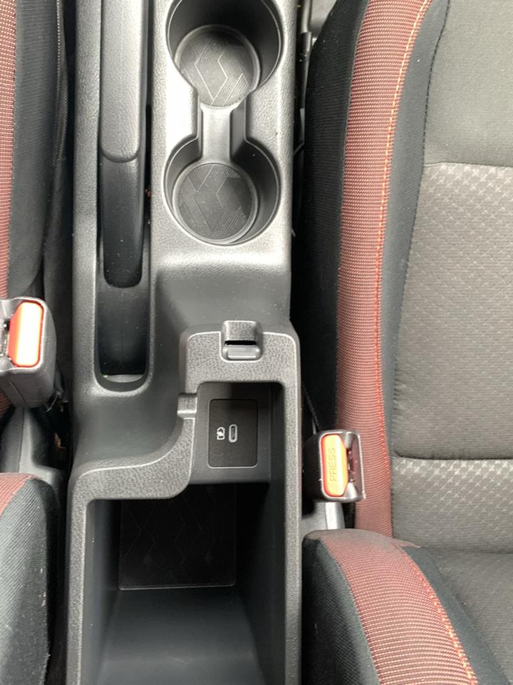 Nissan Versa SR CVT 2024