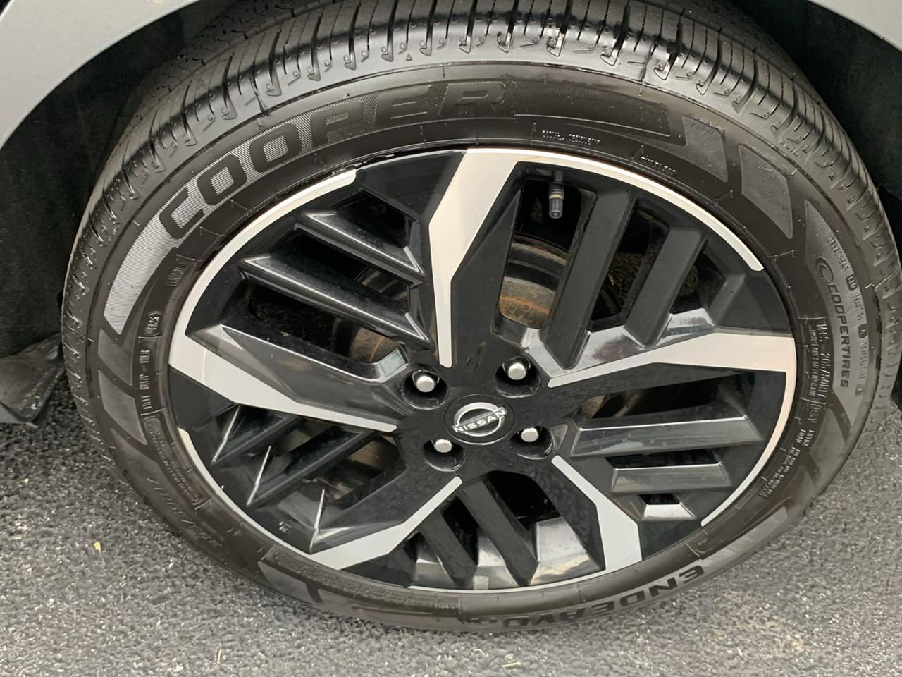 Nissan Versa SR CVT 2024