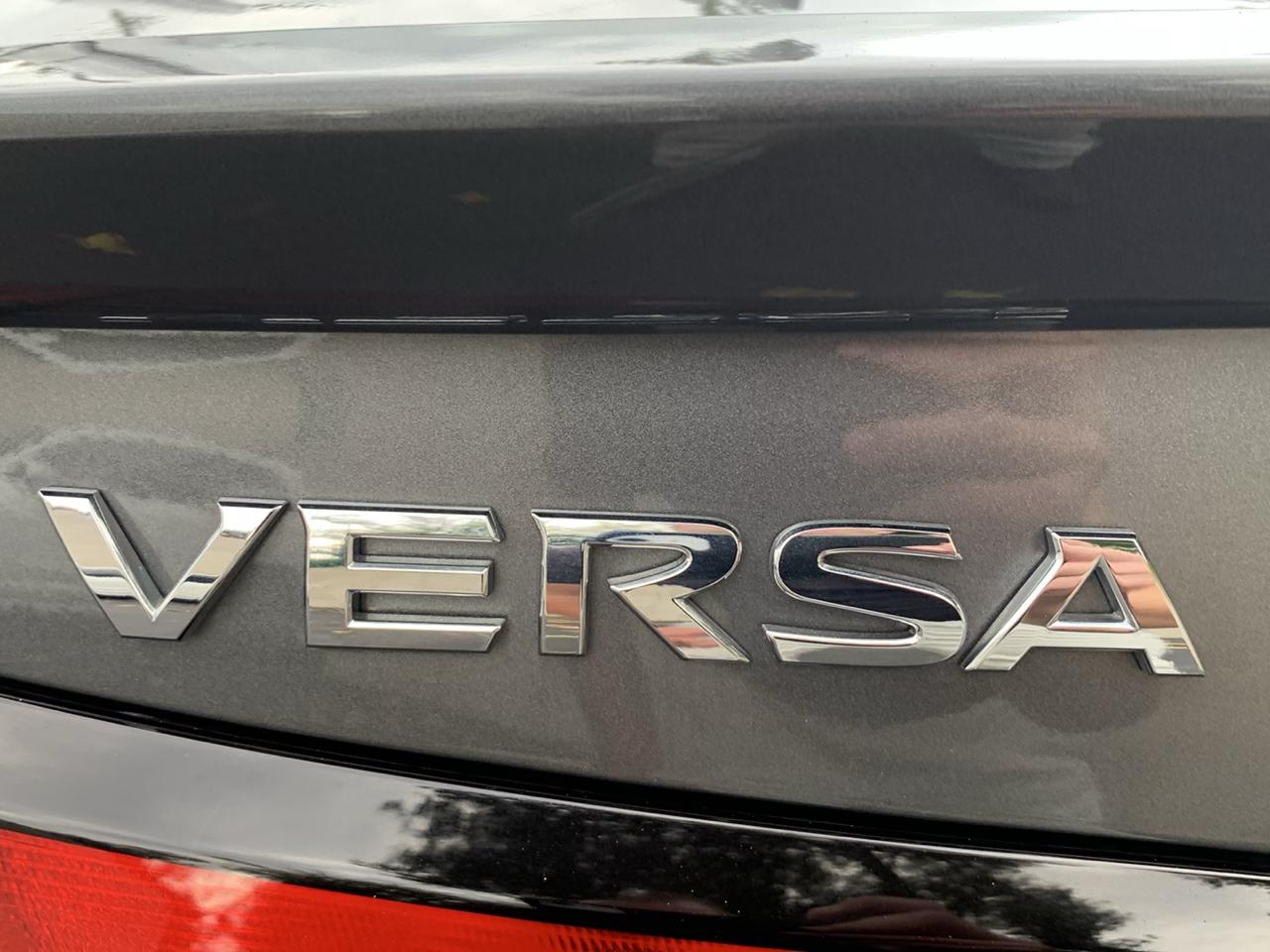 Nissan Versa SR CVT 2024