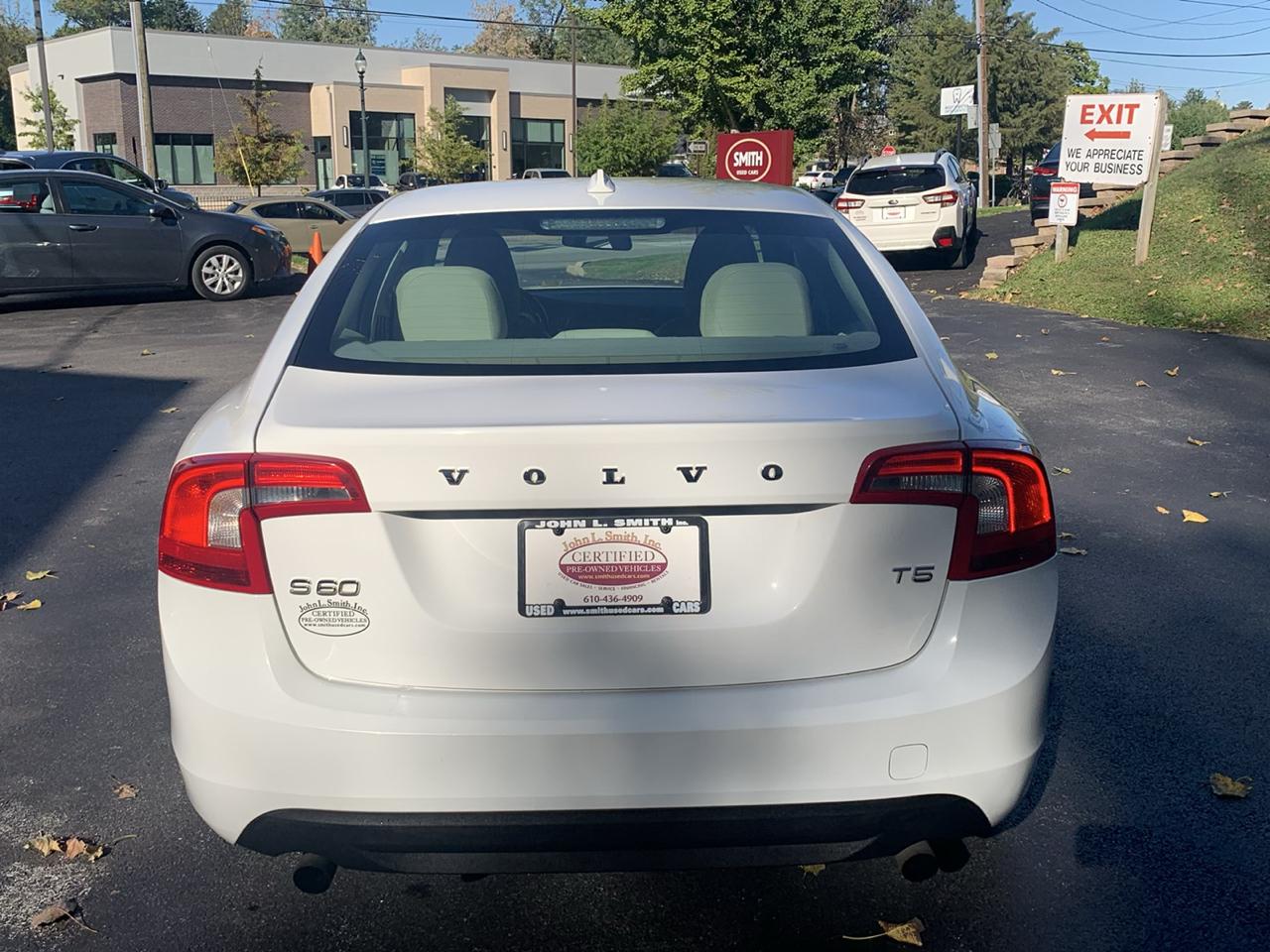 Volvo S60 FWD 4dr Sdn T5 2012