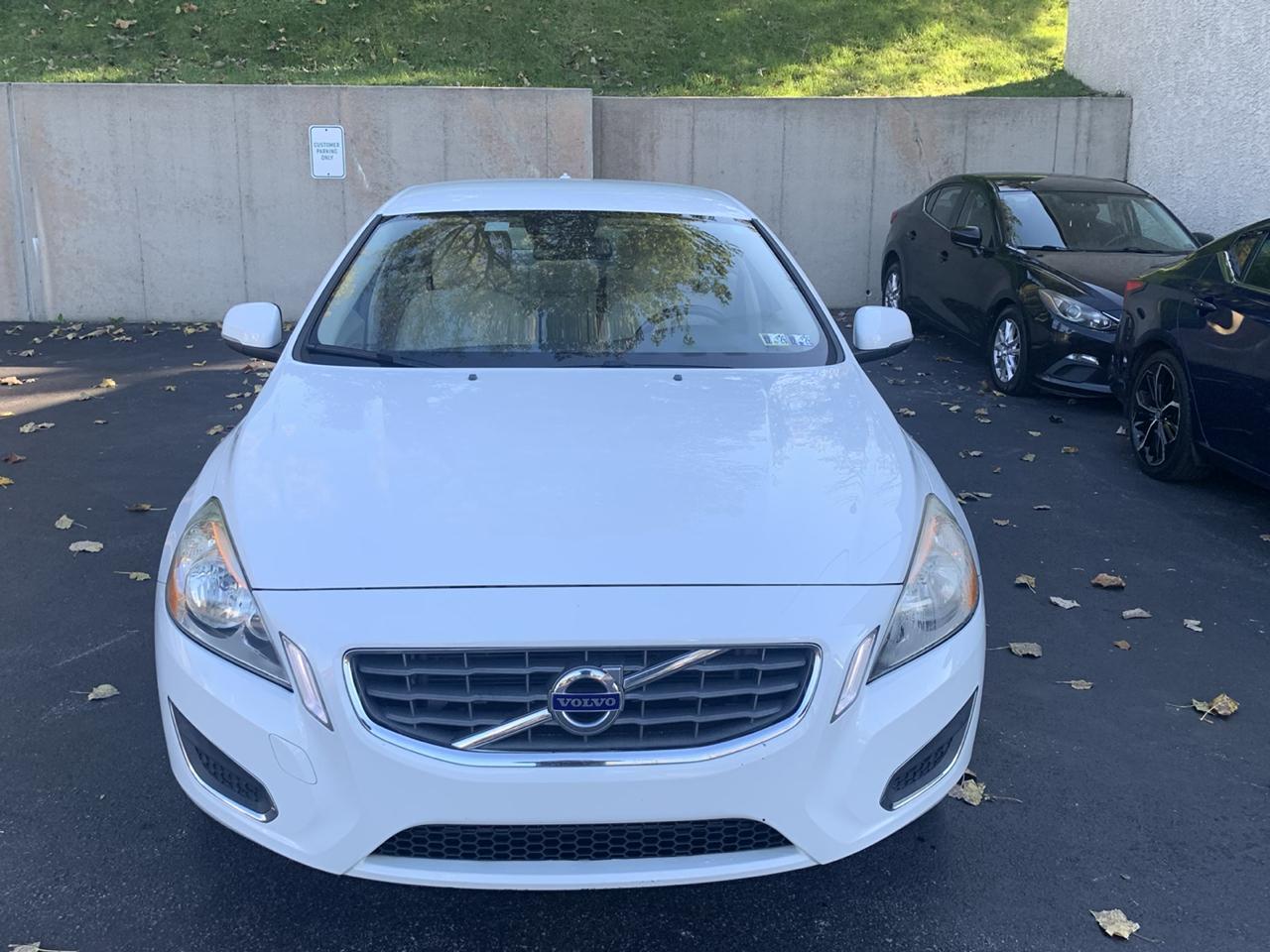 Volvo S60 FWD 4dr Sdn T5 2012