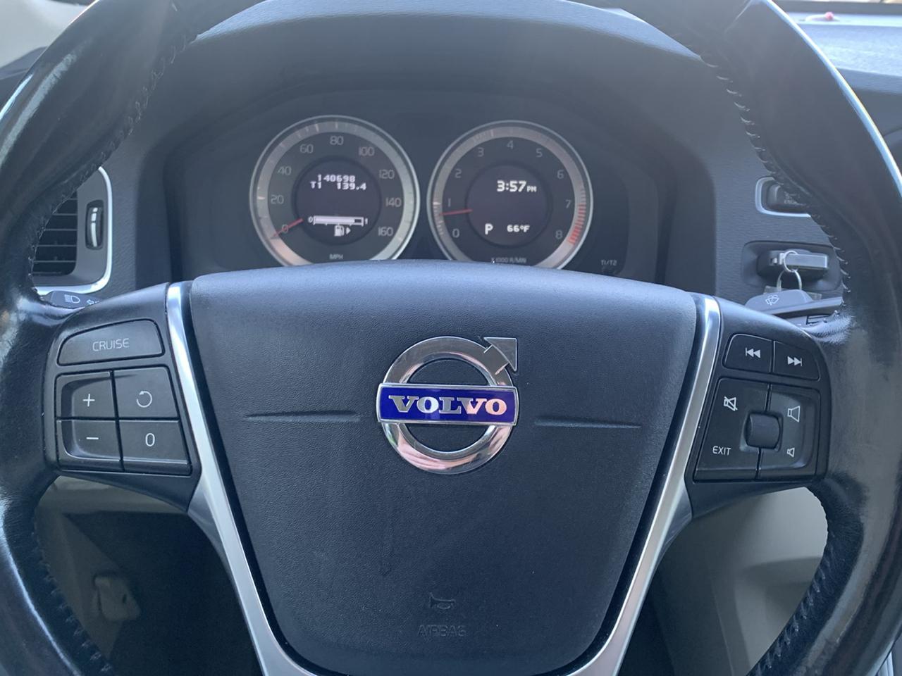Volvo S60 FWD 4dr Sdn T5 2012