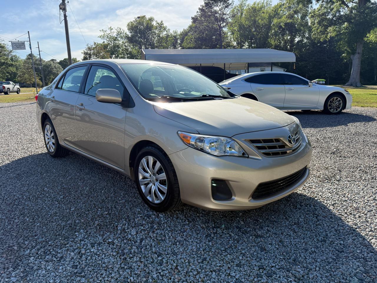 Toyota Corolla 4dr Sdn LE Auto 2013