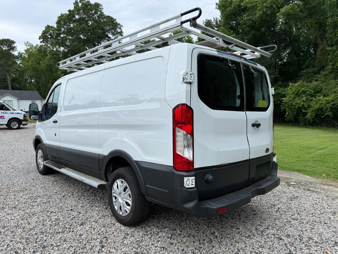 Ford Transit 150 Van Low Roof w/Sliding Pass. 148-in. WB 2015