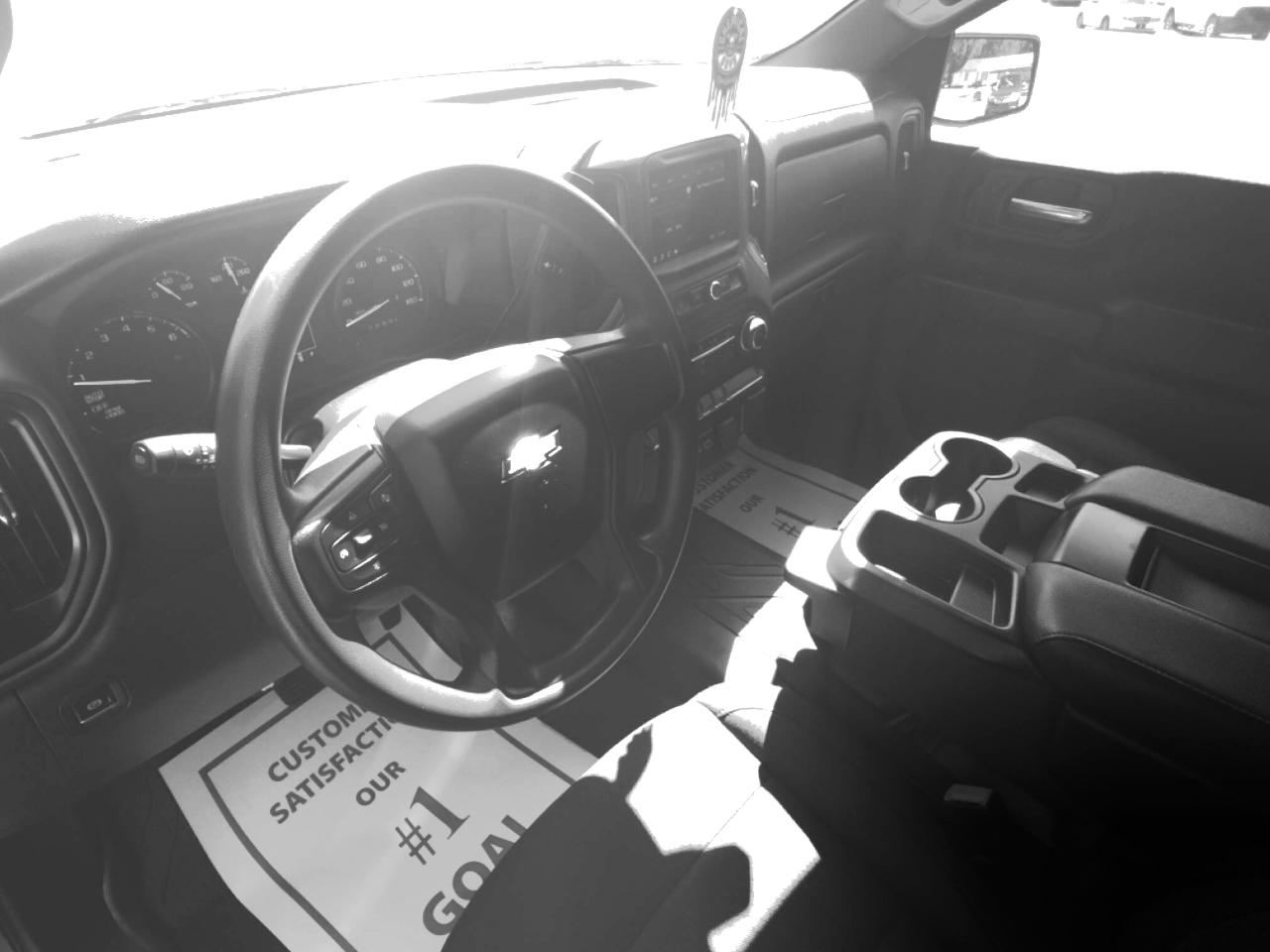 Chevrolet Silverado 1500 2WD Crew Cab 147" Custom 2022
