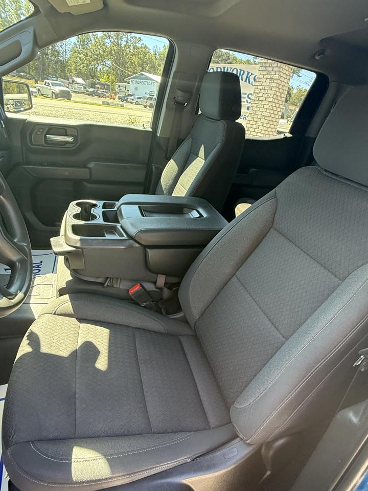 Chevrolet Silverado 1500 2WD Crew Cab 147" Custom 2022