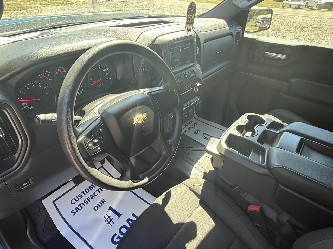 Chevrolet Silverado 1500 2WD Crew Cab 147" Custom 2022