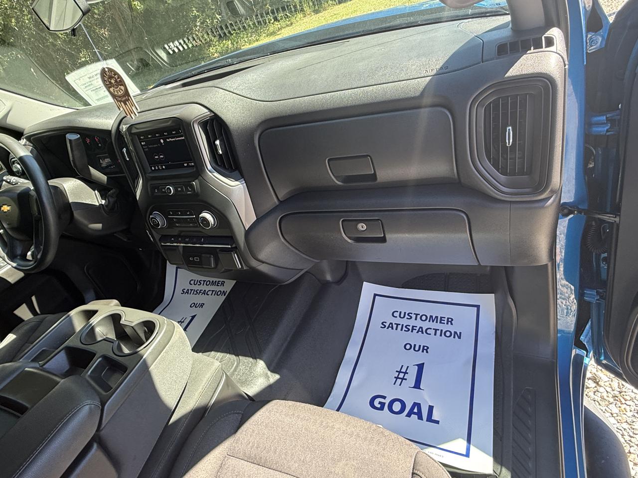 Chevrolet Silverado 1500 2WD Crew Cab 147" Custom 2022