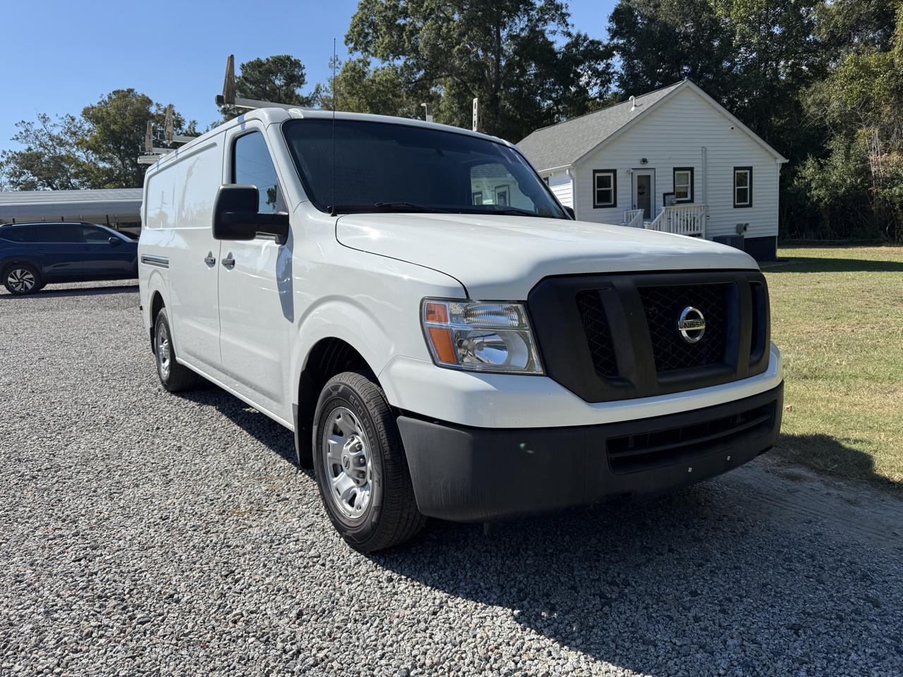 Nissan NV 2500 HD  2017