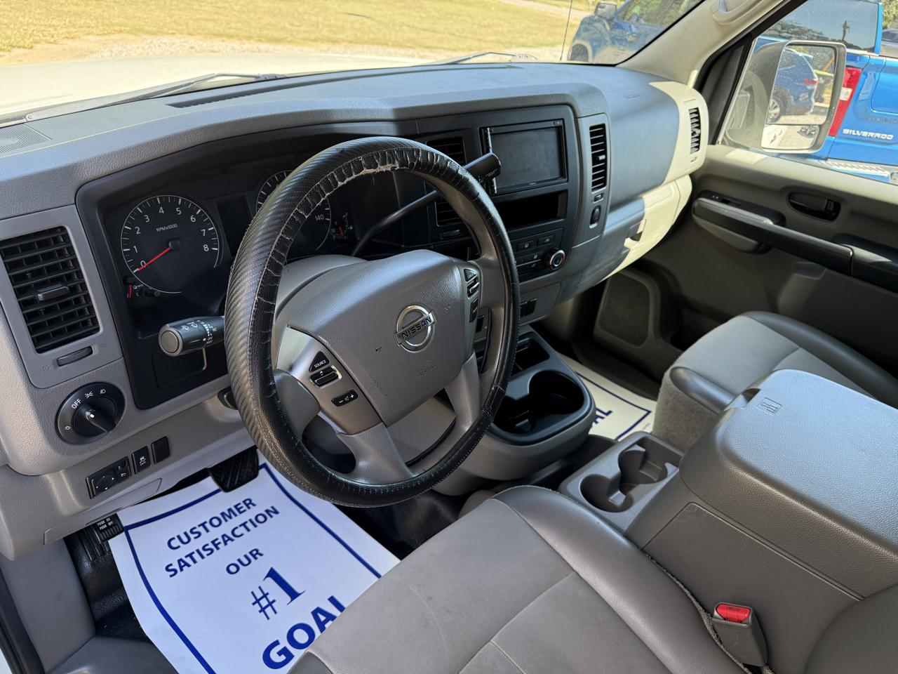 Nissan NV 2500 HD  2017