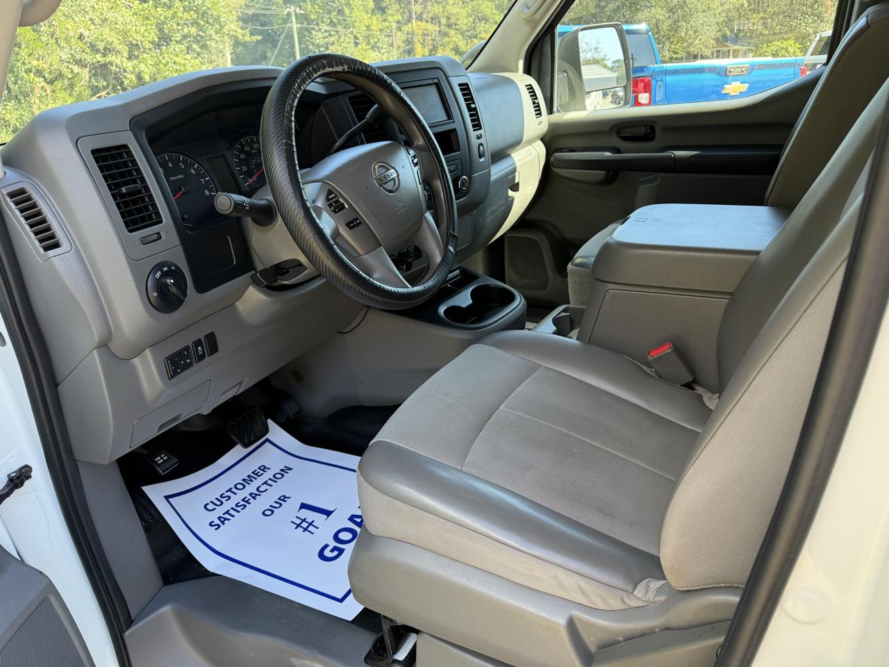 Nissan NV 2500 HD  2017