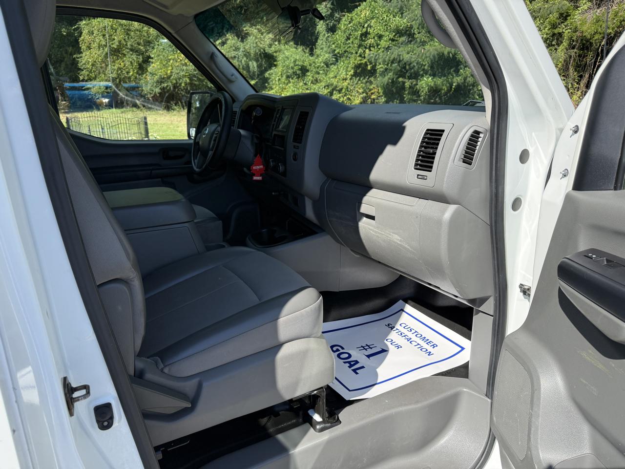 Nissan NV 2500 HD  2017