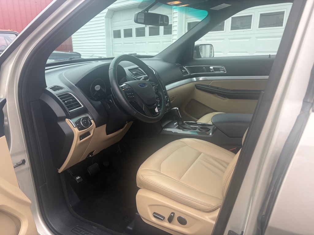 Ford Explorer XLT FWD 2017