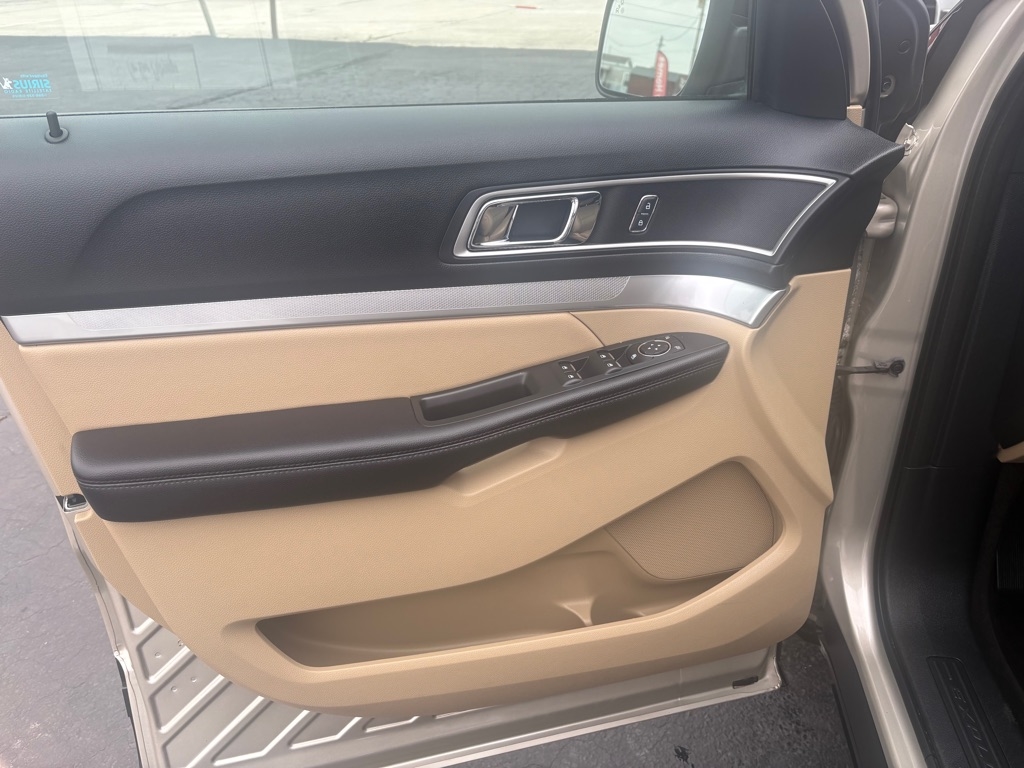 Ford Explorer XLT FWD 2017