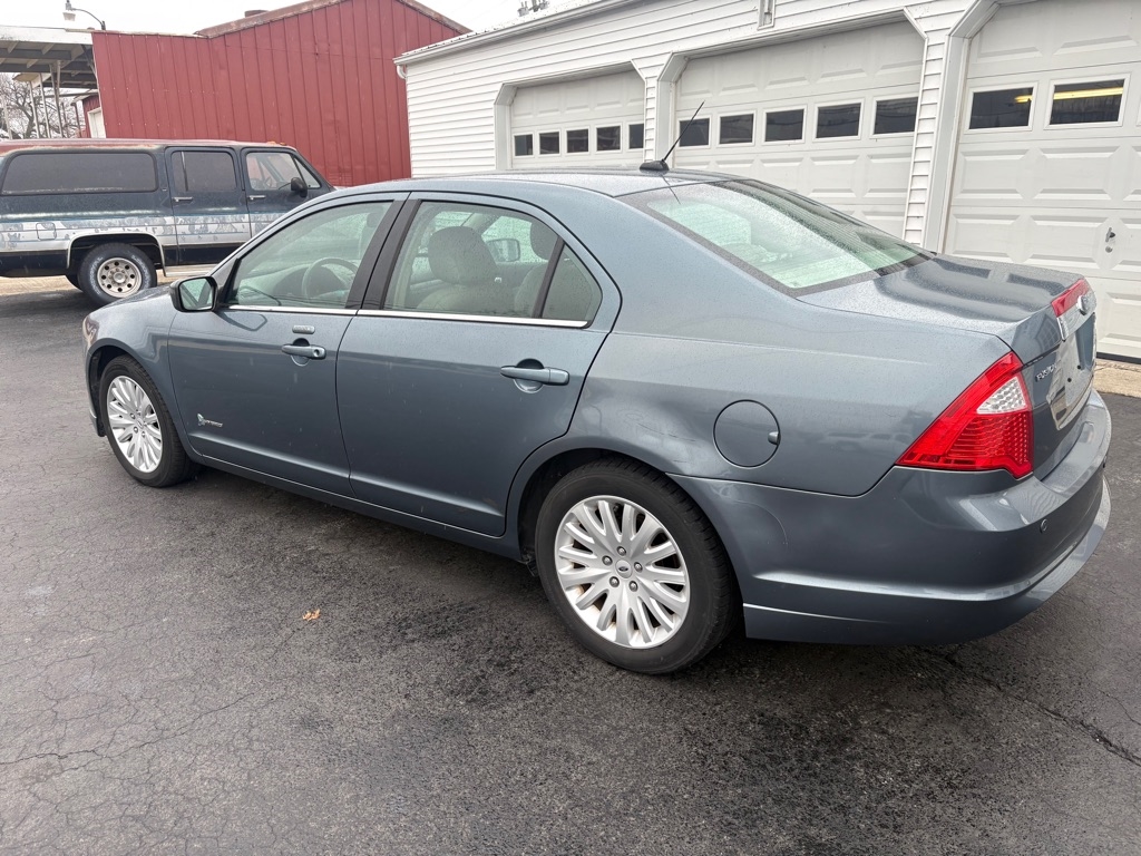 Ford Fusion Hybrid Sedan 2011