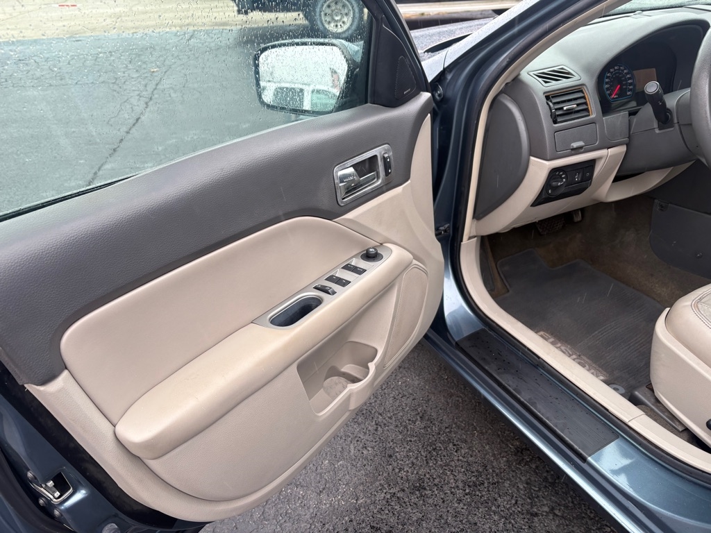 Ford Fusion Hybrid Sedan 2011