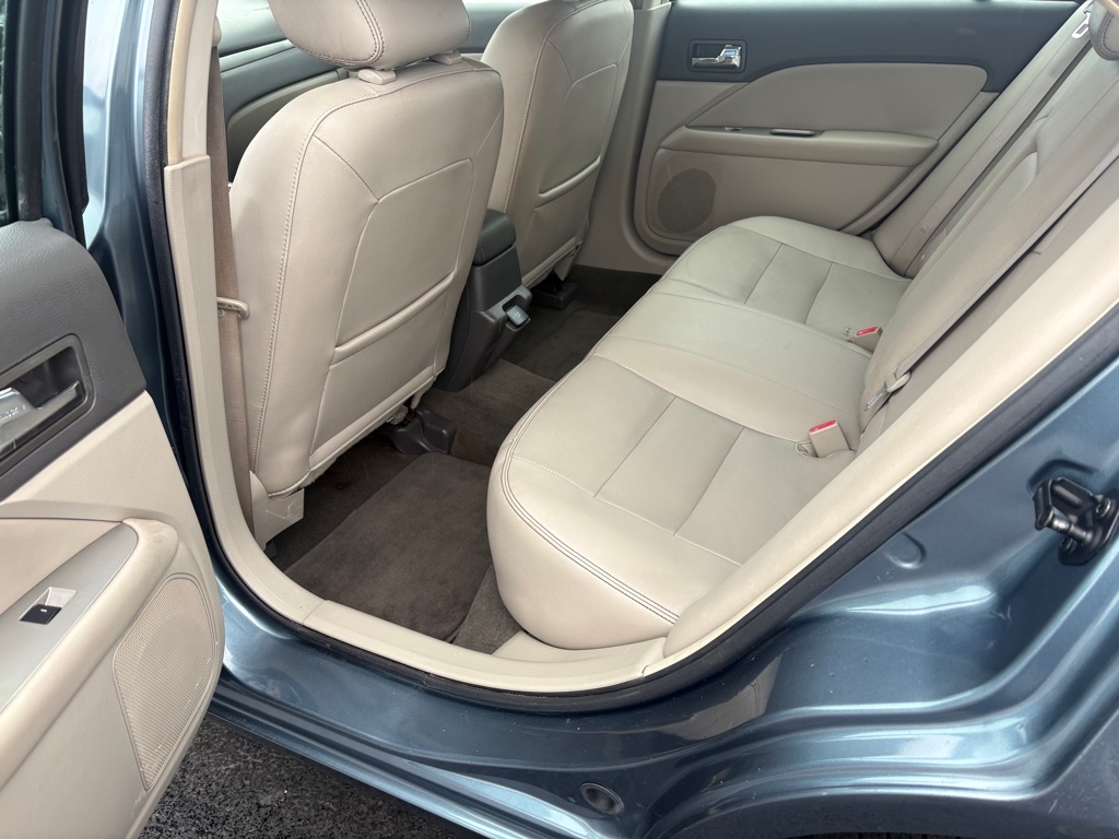 Ford Fusion Hybrid Sedan 2011