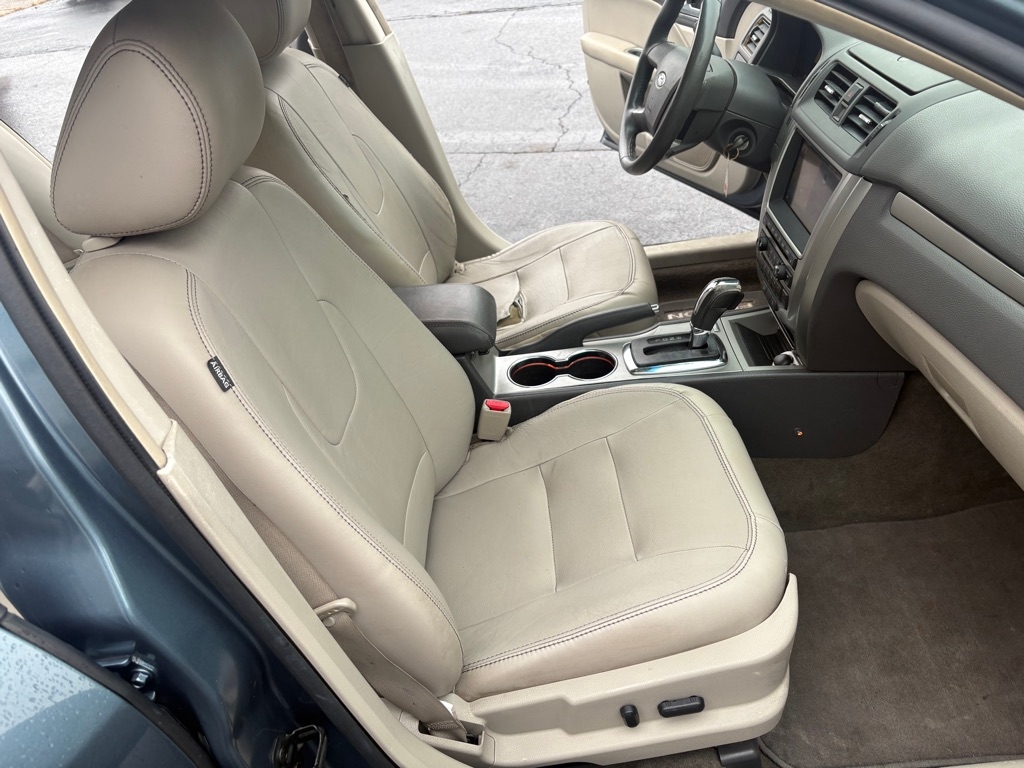 Ford Fusion Hybrid Sedan 2011