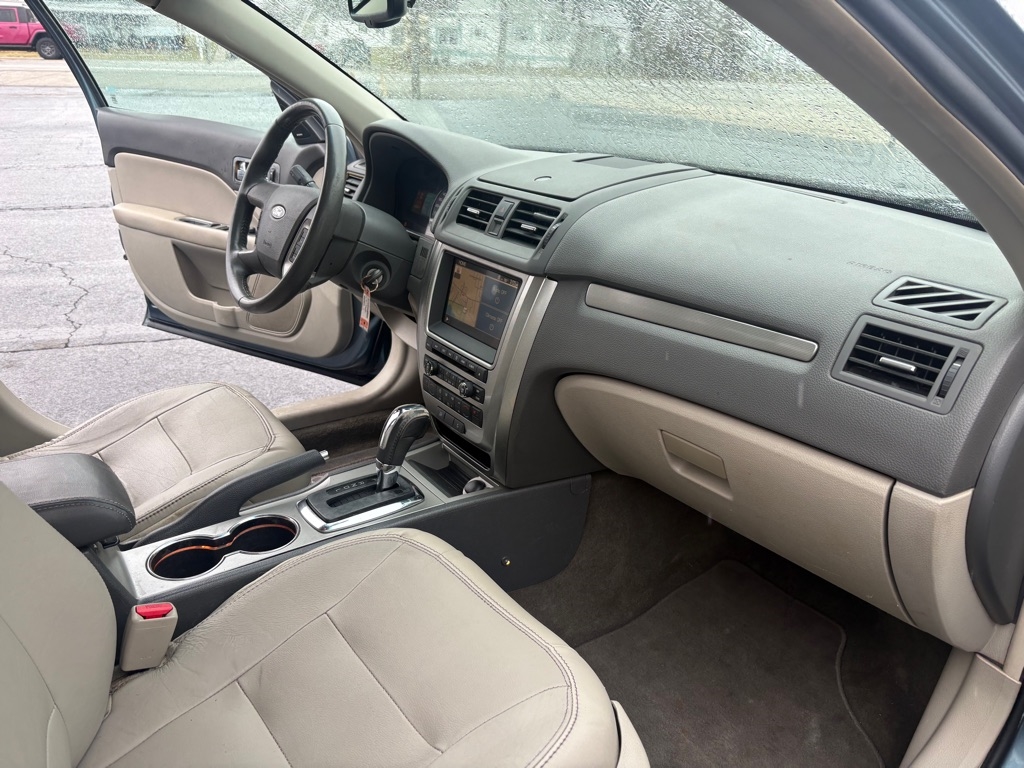 Ford Fusion Hybrid Sedan 2011