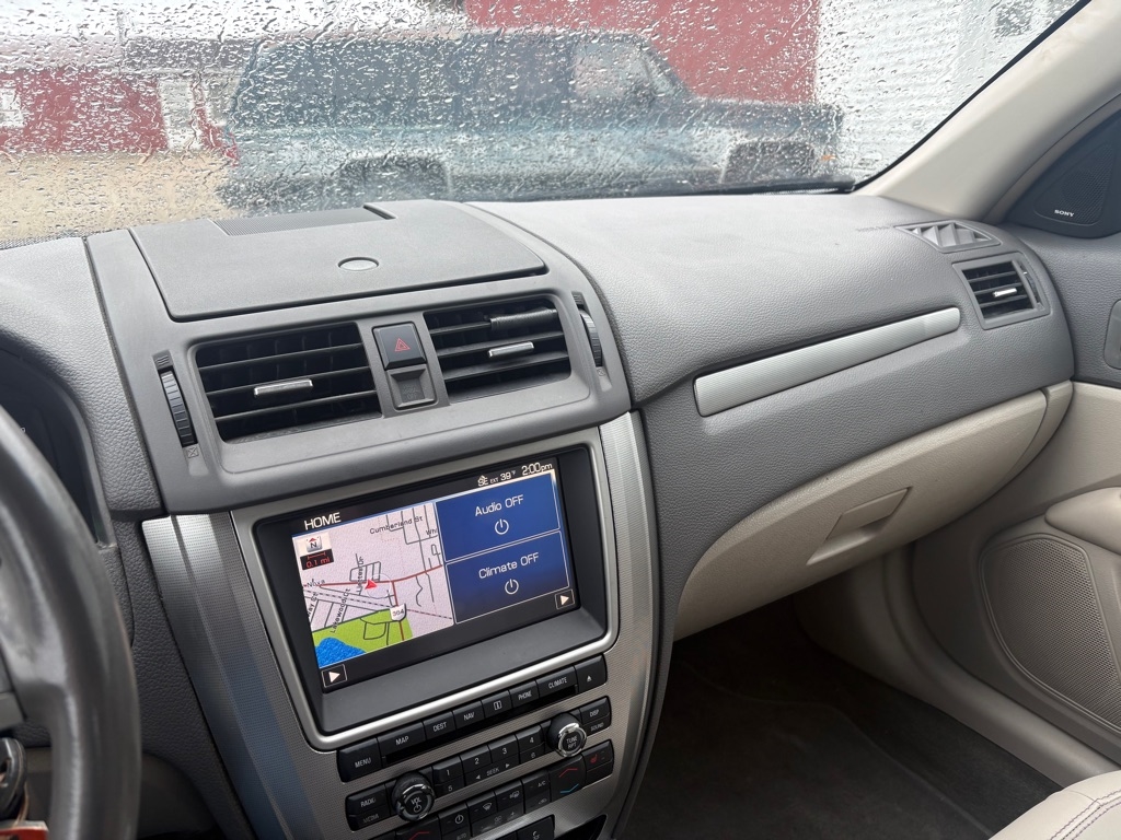 Ford Fusion Hybrid Sedan 2011